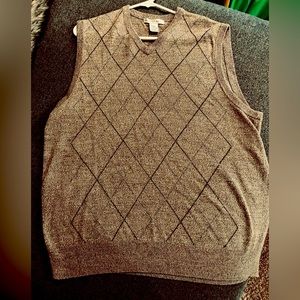 GEOFFREY BEENE men’s sweater vest